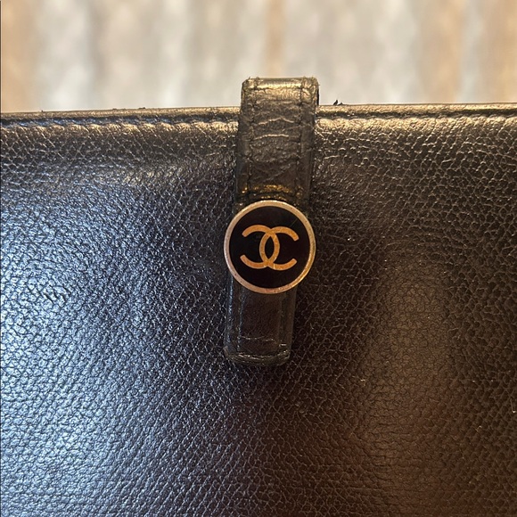 108. CHANEL Black Leather CoCo Button Wallet-COA - Picture 2 of 16